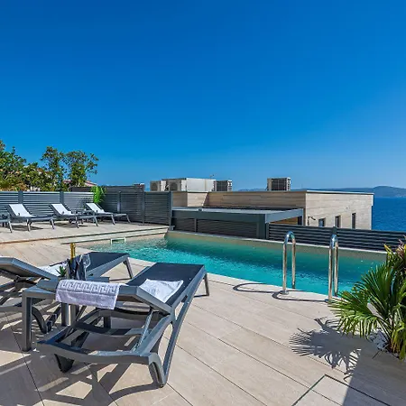 Atemberaubendes Direkt Am Mit Pool, Meerblick, Aussendusche, Liegen Appartamento Crikvenica