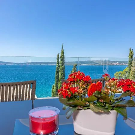 Appartamento Atemberaubendes Direkt Am Mit Pool, Meerblick, Aussendusche, Liegen Crikvenica