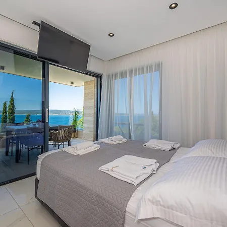 Atemberaubendes Direkt Am Mit Pool, Meerblick, Aussendusche, Liegen * Crikvenica