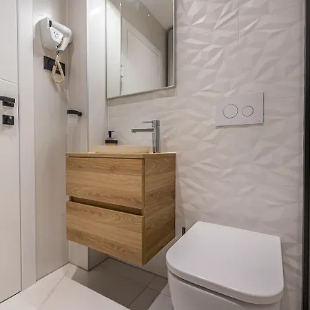 Atemberaubendes Direkt Am Mit Pool, Meerblick, Aussendusche, Liegen Apartment